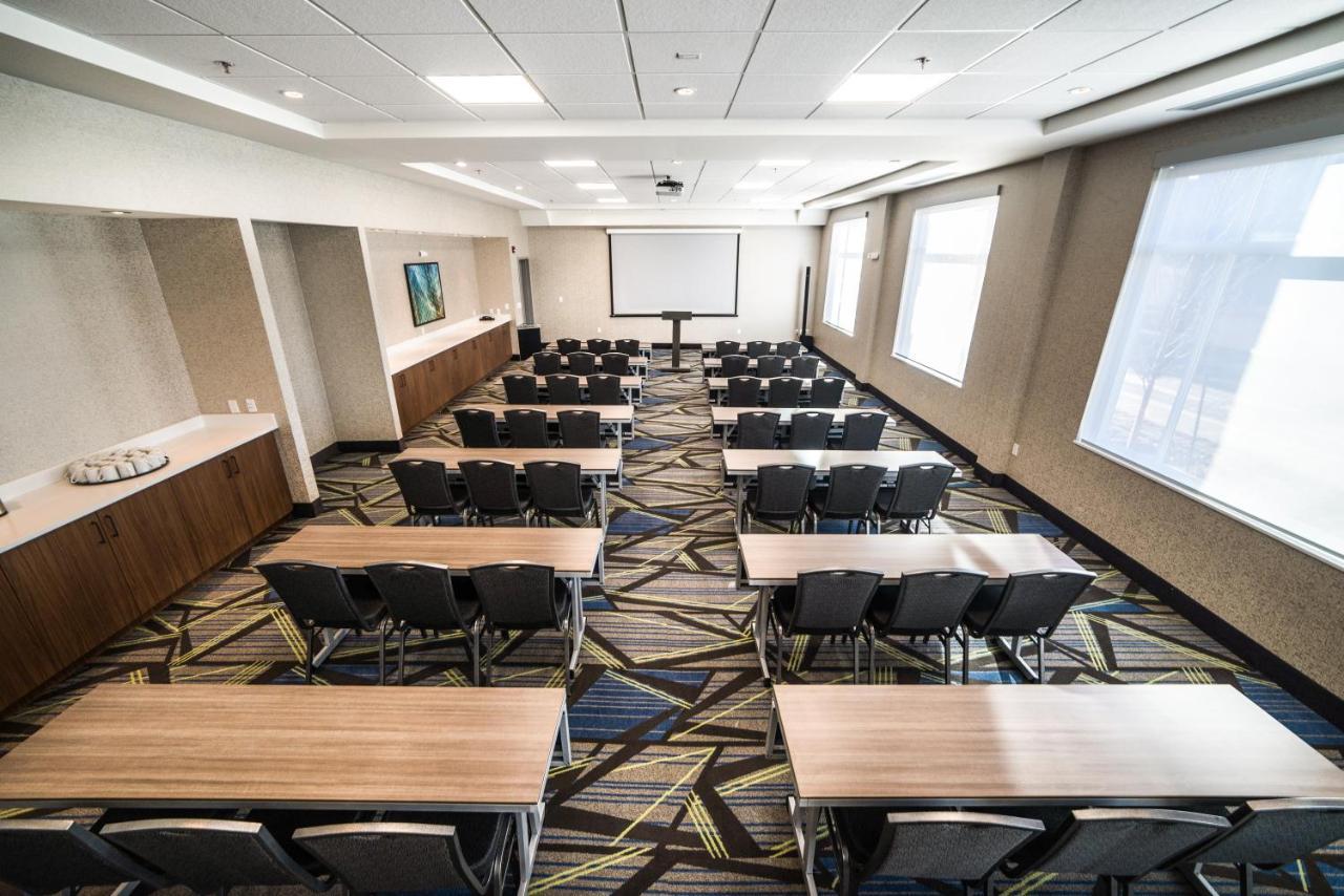 Holiday Inn Express & Suites - West Edmonton-Mall Area By Ihg Eksteriør bilde