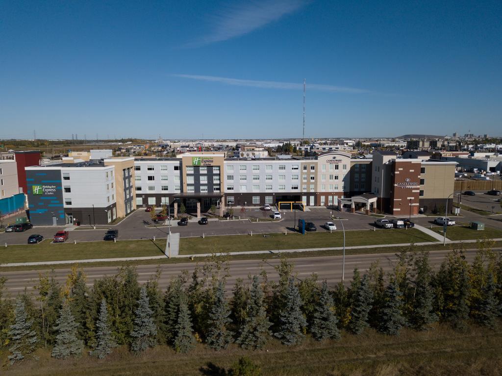 Holiday Inn Express & Suites - West Edmonton-Mall Area By Ihg Eksteriør bilde